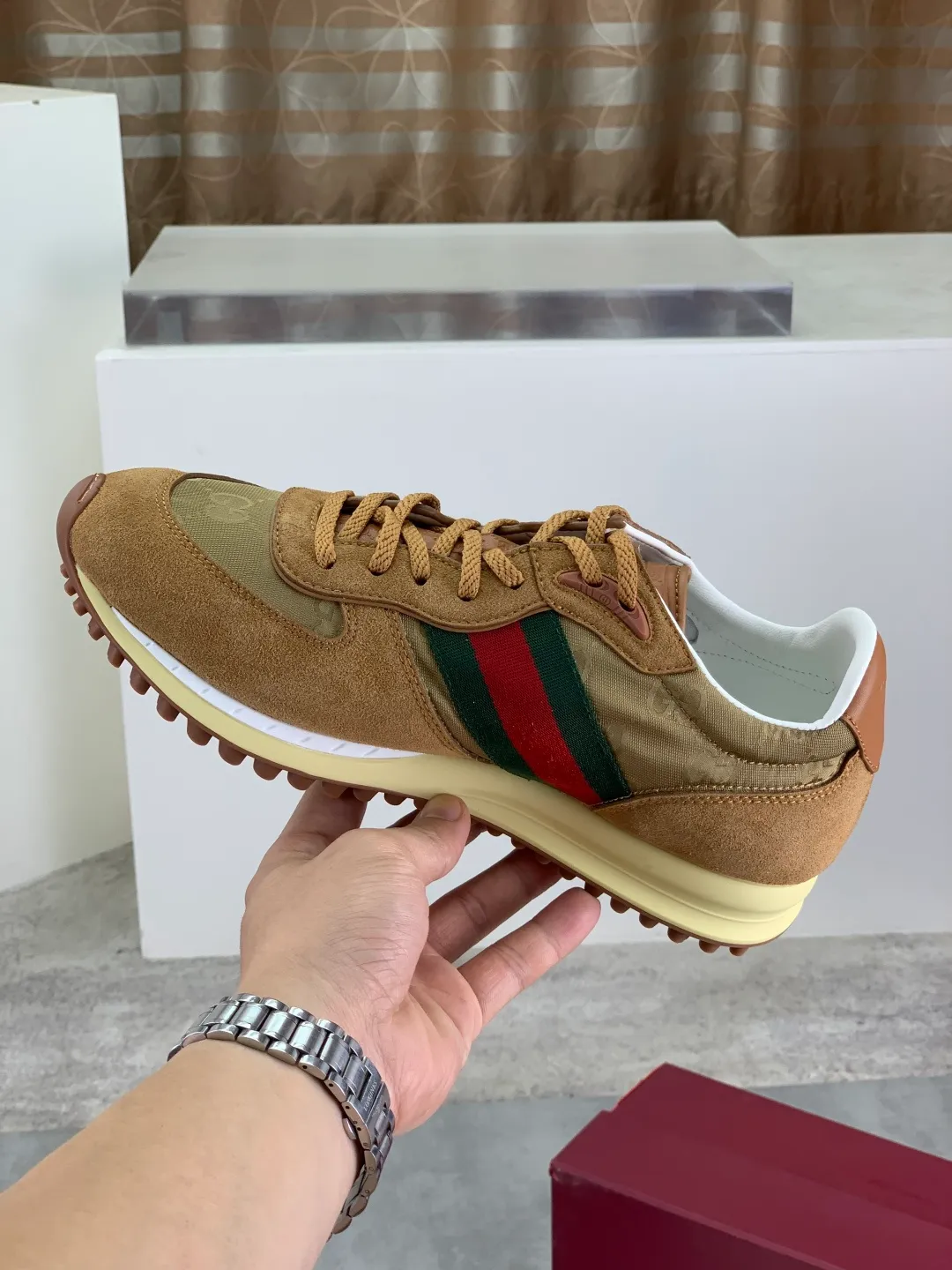 Men's shoes 💰P640 New Gucci Gucci Top version Latest catwalk style Re-Motion series Thick-soled casual sports shoes Original purchase and development ▪️Fabric: Original custom imported first-layer cowhide ▪️Sole: Original molded TPU material ▪️Sole thickness: 3.5CM ▪️Size: Men 39-45 Color: 8️⃣ colors available, boutique packaging